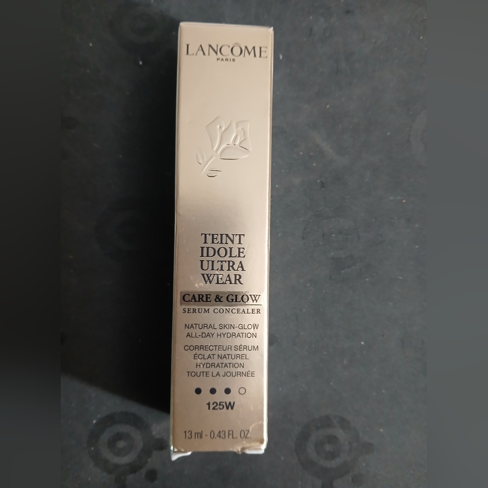 Lancôme Teint Idole Ultra Wear Care And Glow Serum Concealer 125W NIB
